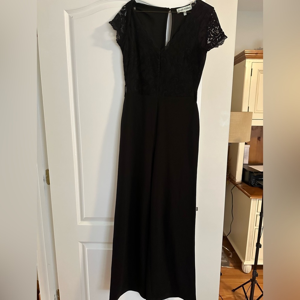 Elegant Black Lace Evening Dress